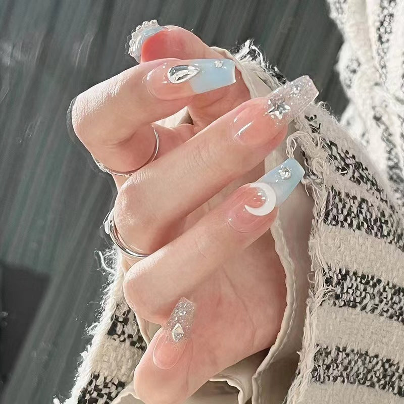 Elegant and Shiny Nail Art Stornfield