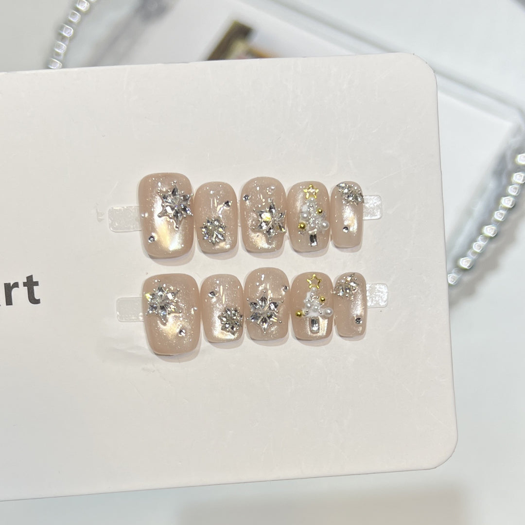 Elegant Press-On Nail Art Set with Sparkling Accents Stornfield