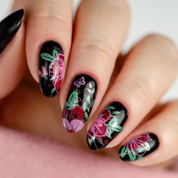 Artificial nails with floral designs Stornfield