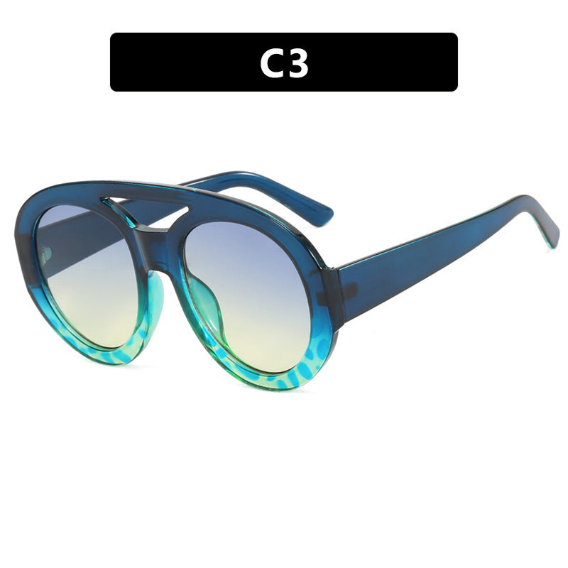 Ladies elegant sunglasses with fashionable design Stornfield