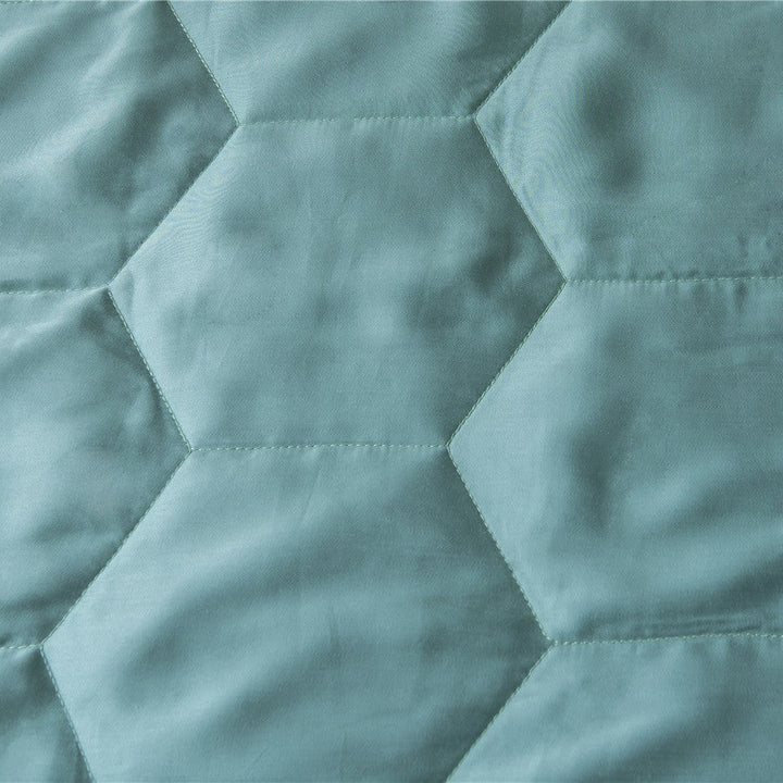 Quilted Comfort Throw Blanket Stornfield