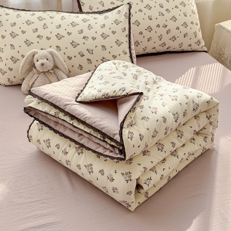 Floral Pattern Quilt Blanket