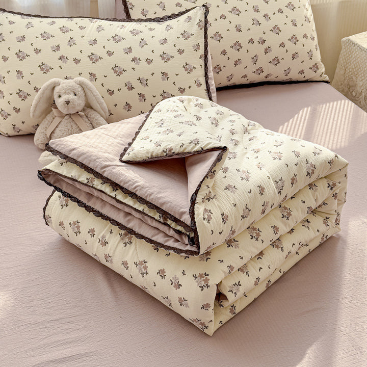 Floral Pattern Quilt Blanket