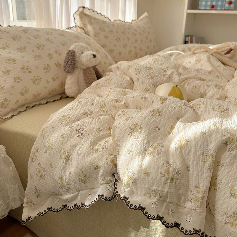 Vintage Floral Patchwork Bedding Set