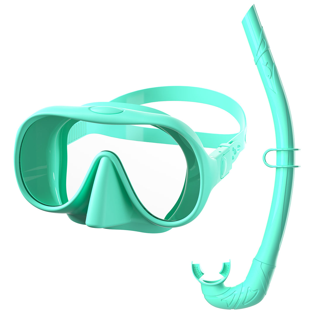 Swimming mask with flexible breathing tube Stornfield