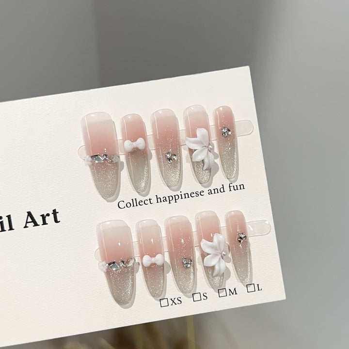 Glamorous Press-On Nail Art