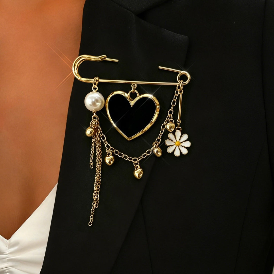 Elegant safety pin pendant Stornfield