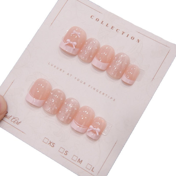 Luxury Press-On Nail Art with Elegant Design