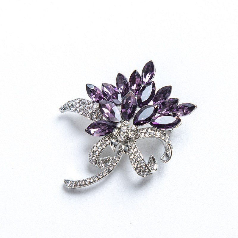 Sparkling brooch with floral design Stornfield