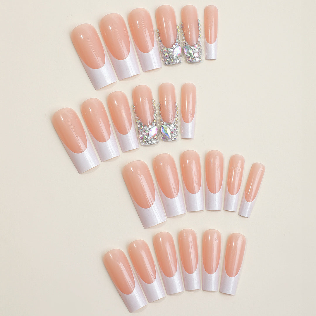 Nail set with glamorous rhinestone details Stornfield