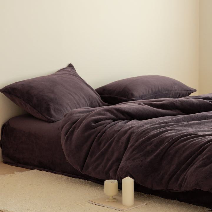 Plush bedding set with extra soft minky surface and pillowcases
