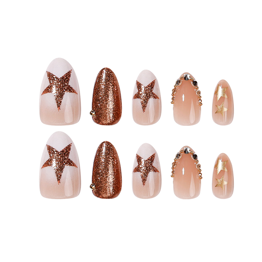 Elegant and sparkling nail art Stornfield