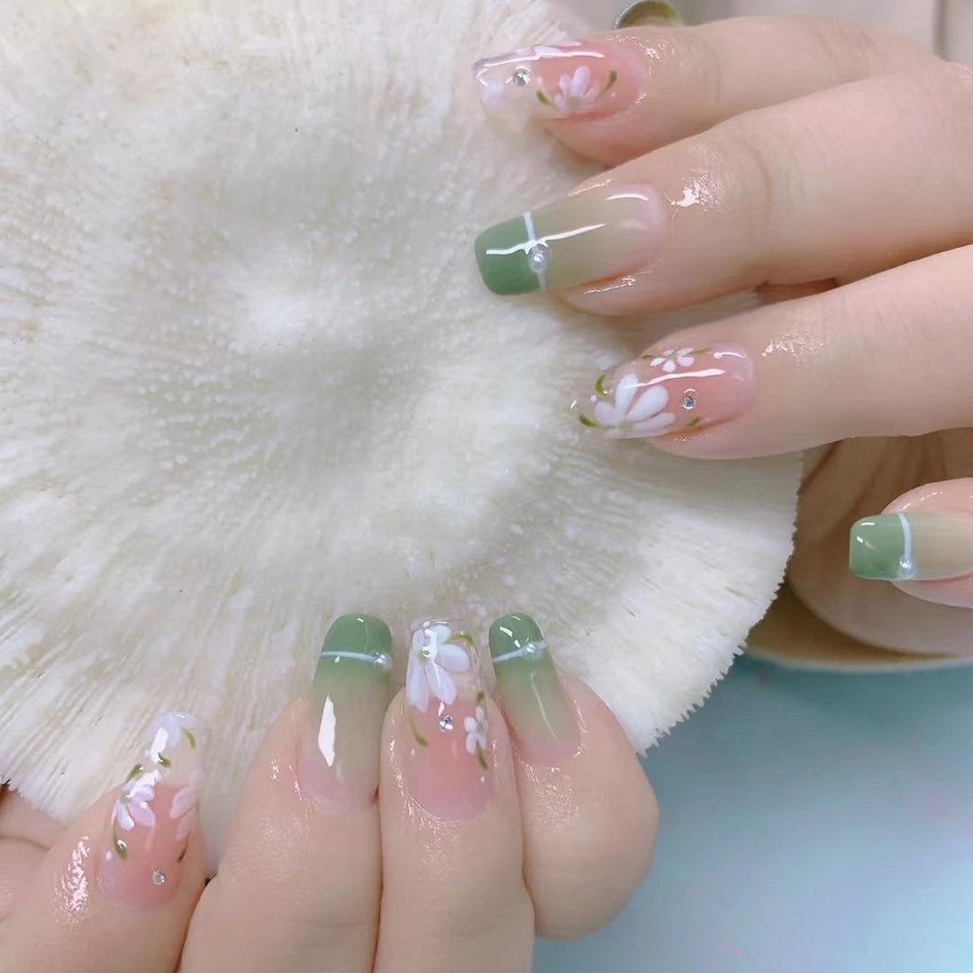 Stylish heart and ombre design artificial nails Stornfield