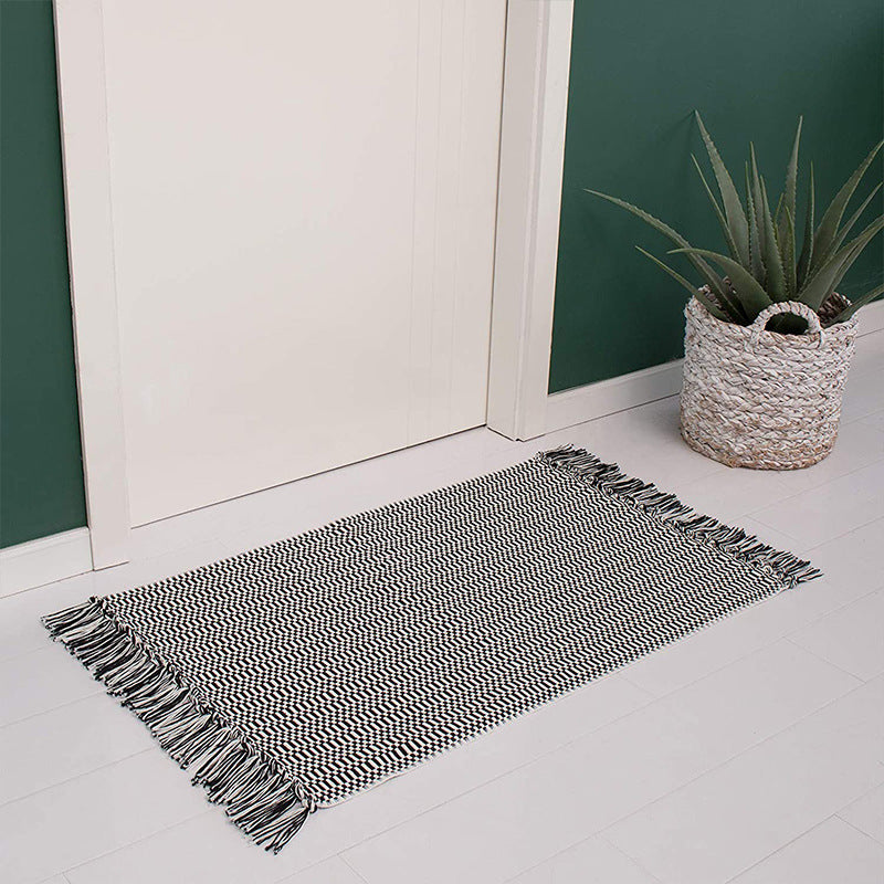 Flatwoven runner made of cotton blend with low pile and geometric check block pattern