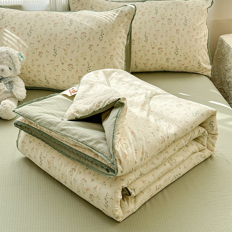 Floral Pattern Quilt Blanket