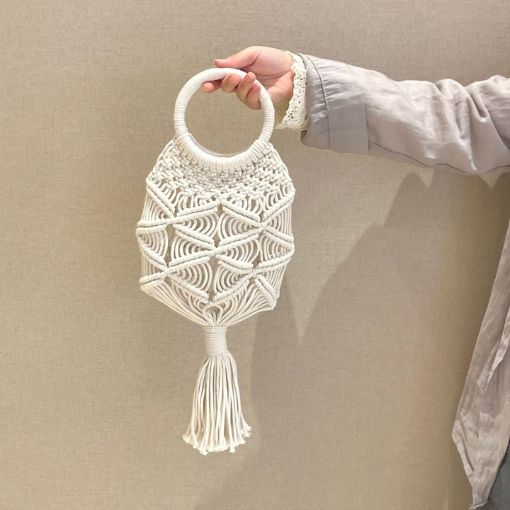 Hand-knotted macramé bag with tassels Stornfield