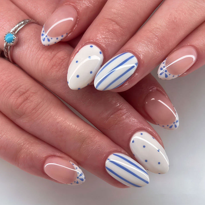 Elegant Artistic Press-On Nail Set with Geometric Patterns Stornfield