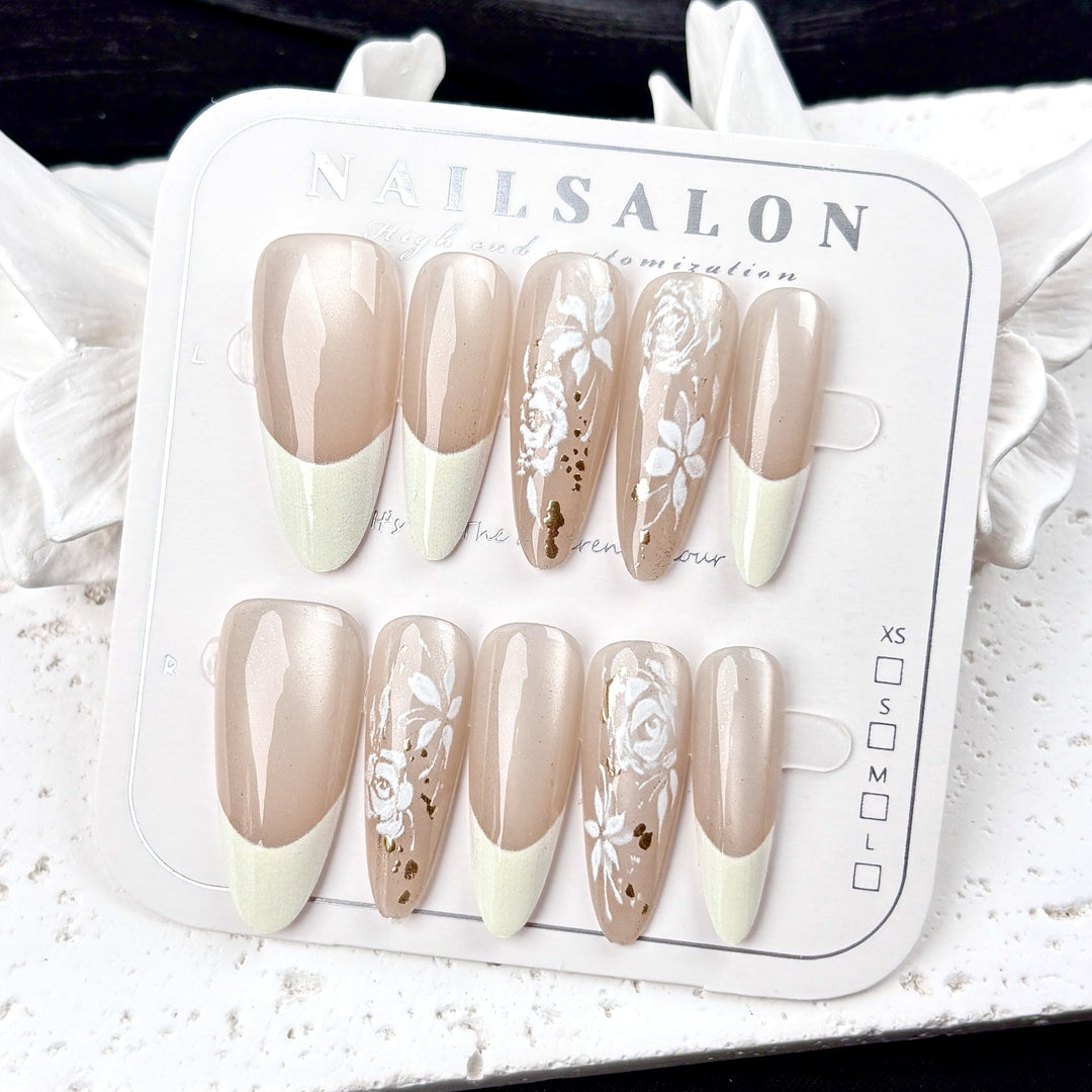 Elegant Floral Accent Press-On Nail Art Set