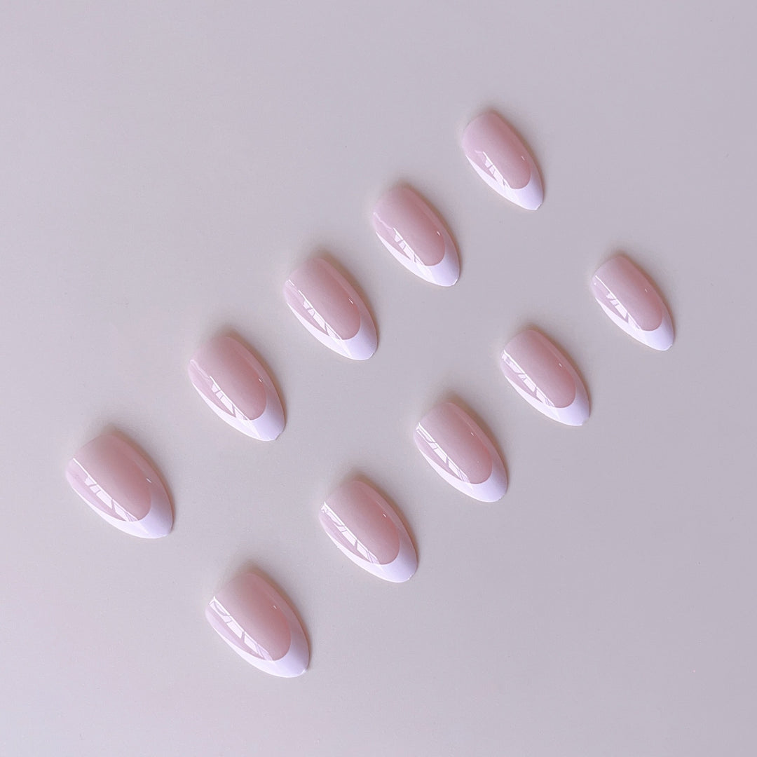 Artificial nail set with elegant French design and trendy accents Stornfield