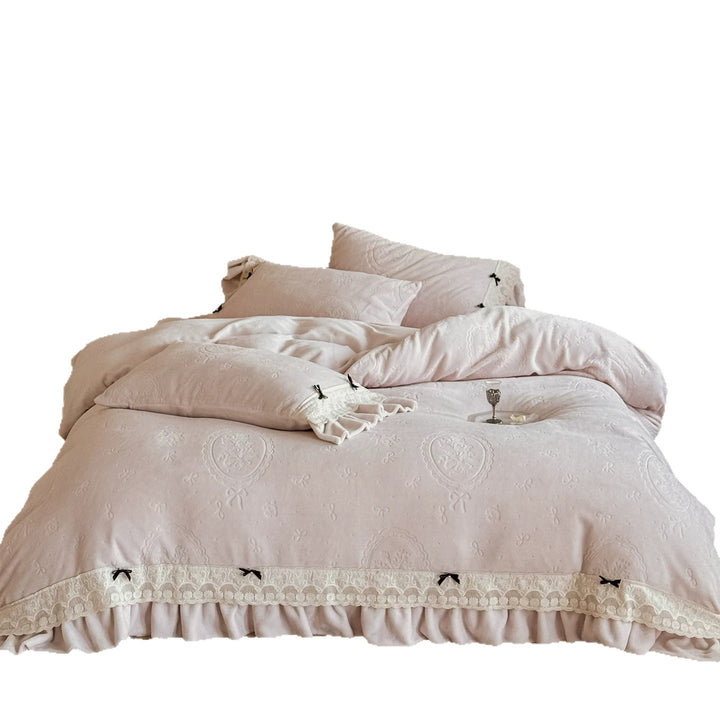 Vintage-Inspired Jacquard Medallion Ruffle Duvet Cover Ensemble
