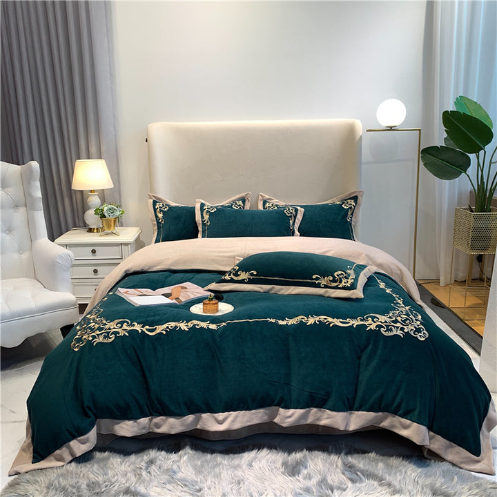 Elegant bed set made of cotton satin with baroque embroidery border and reversible blanket