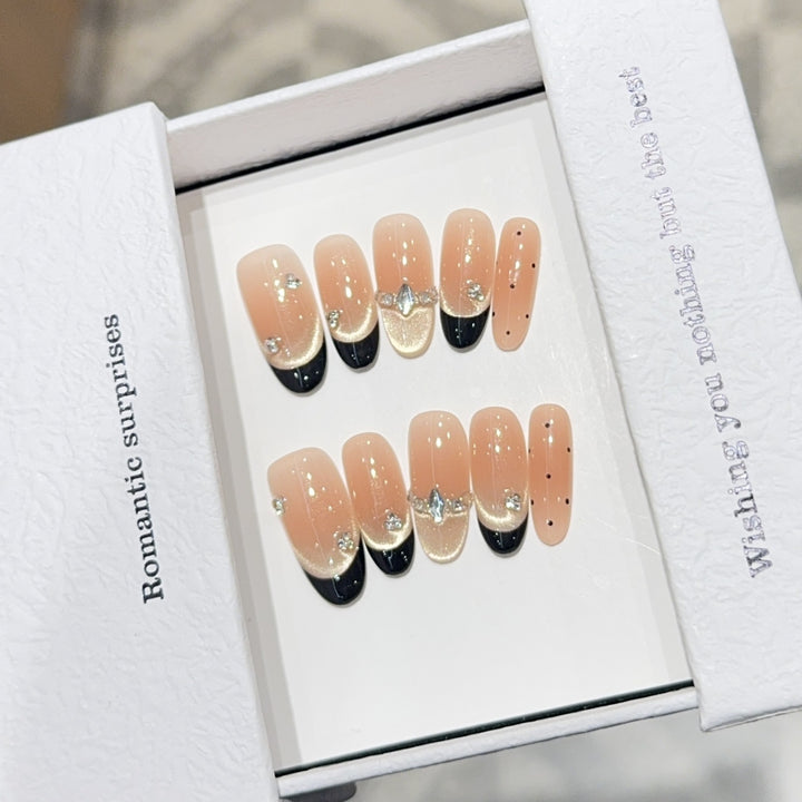 Artificial nails with Romantic Design Stornfield
