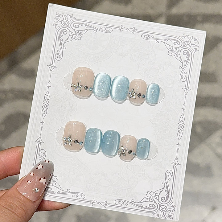 Elegant Artificial Nails with Radiant Accents Stornfield