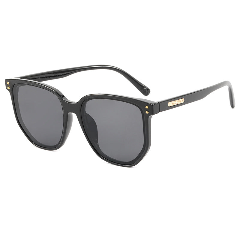 Women's Fashionable Oversized Sunglasses with Sturdy Plastic Frame Stornfield