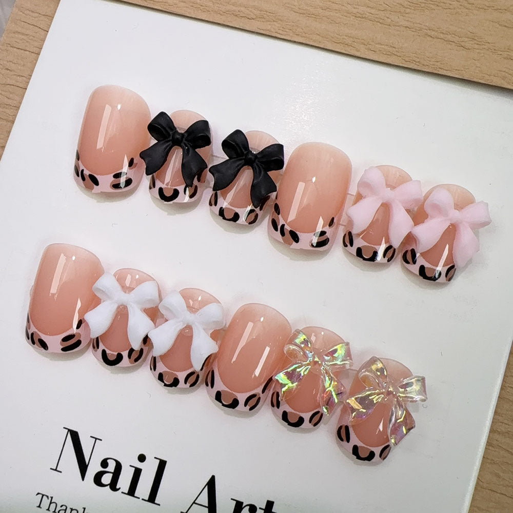 Artistic Press-On Nail Set with Bow Accents Stornfield