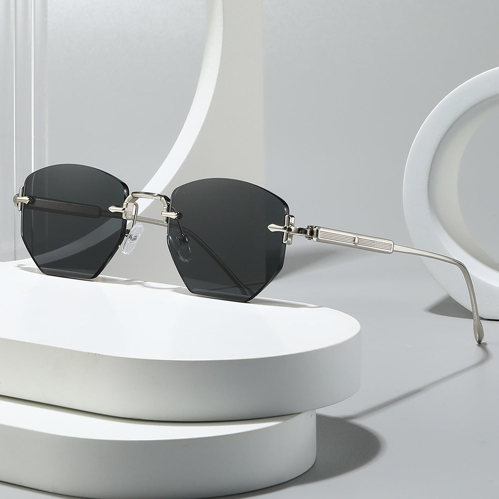 Geometric Frame Sunglasses with Elegant Gold Accents Stornfield