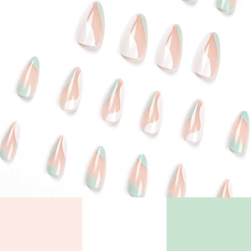 Artificial nail extensions with stylish design Stornfield