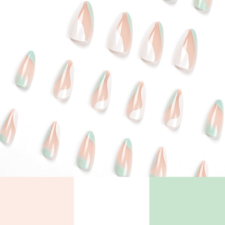 Artificial nail extensions with stylish design Stornfield