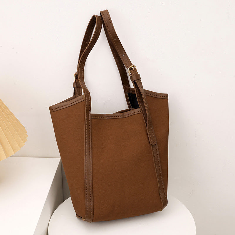 Minimalist Zip-Top Handbag Stornfield