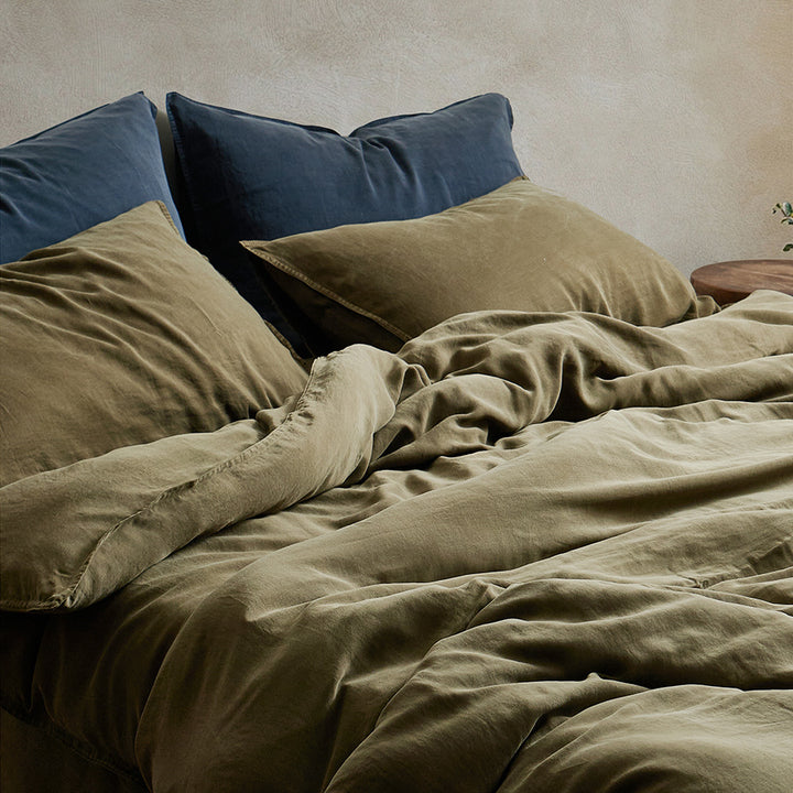 Luxurious stonewashed linen bedding set with a soft feel and hotel closure