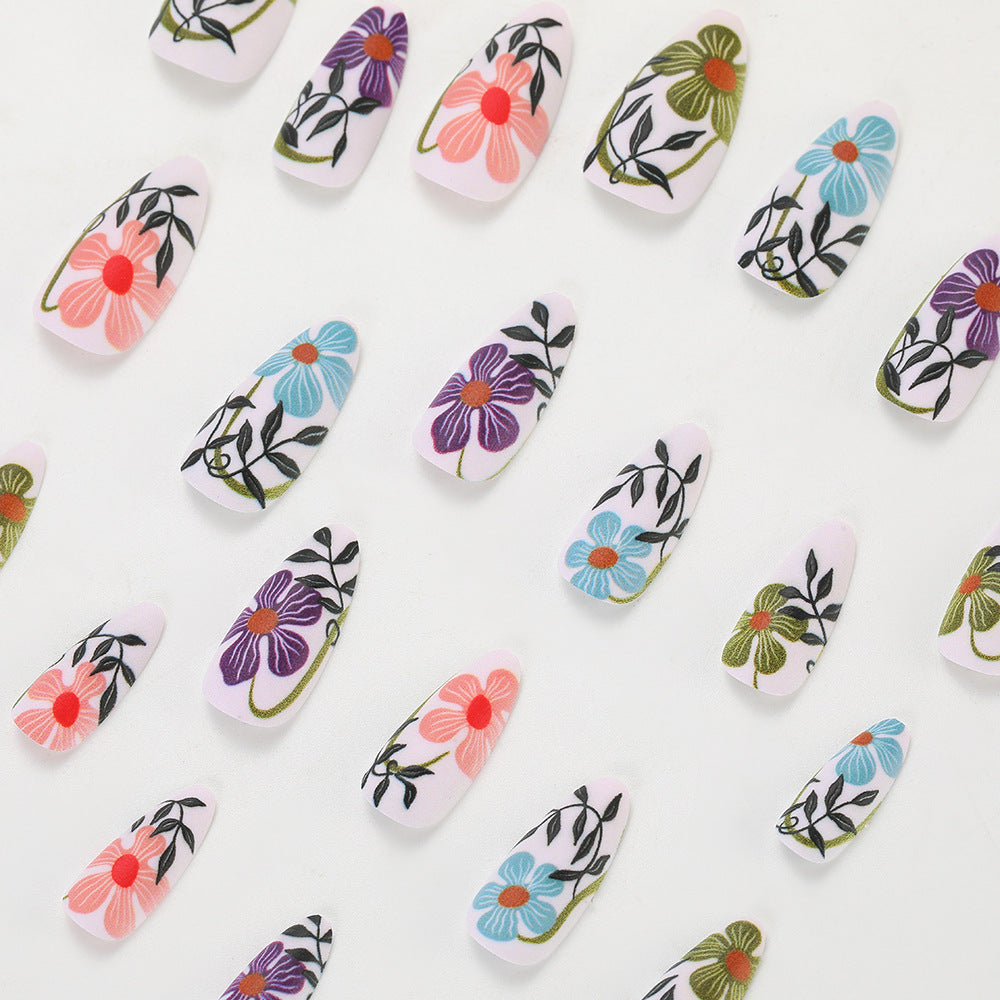 Artificial nails with floral accent Stornfield