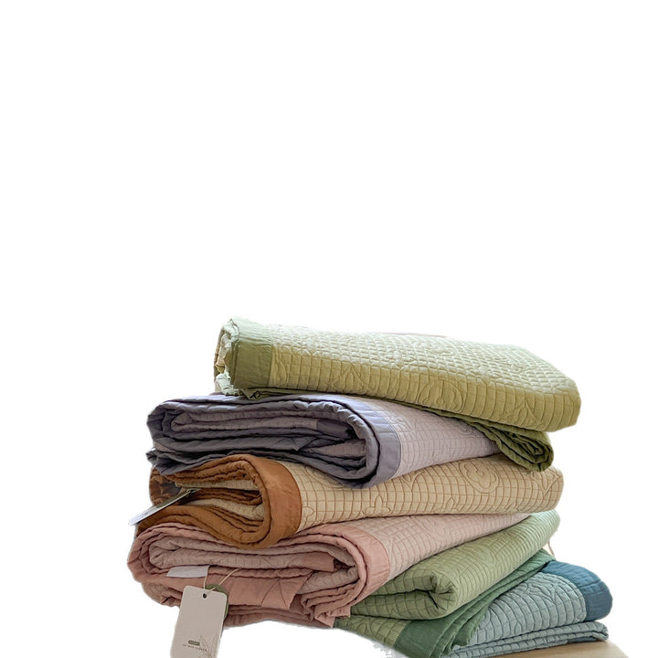 Quilted Reversible Bedspread and Pillow Shams Set with Textured Geometric Motif