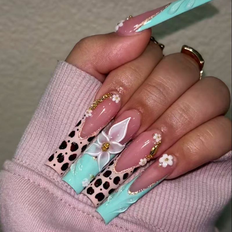 Artisan Decorative Nail Tips Stornfield