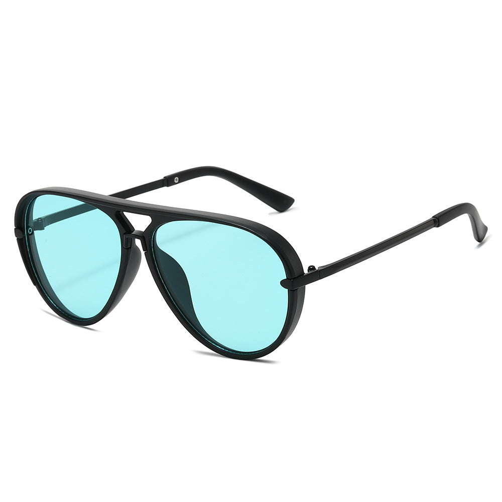Elegant Aviator Sunglasses with Gold Accents Stornfield