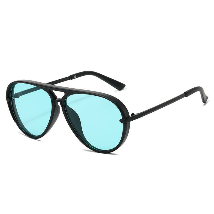 Elegant Aviator Sunglasses with Gold Accents Stornfield