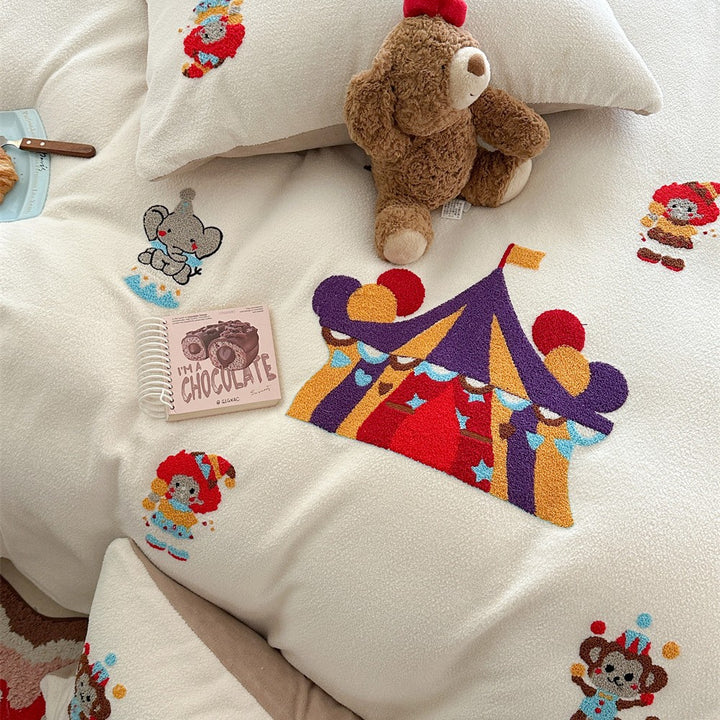 Cozy children's bedding set made of microfleece with Christmas tree and animal appliqué