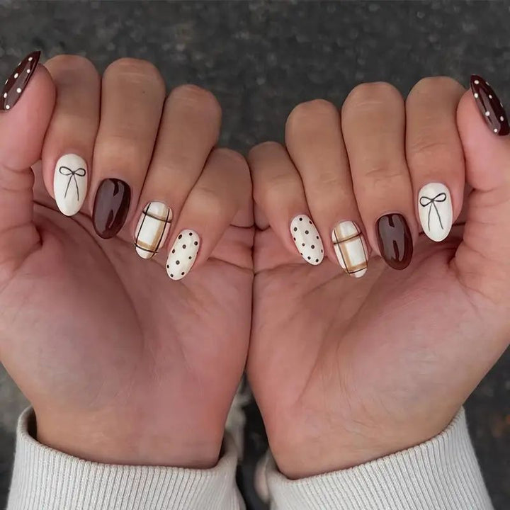 Elegant Artistic Nail Set Stornfield