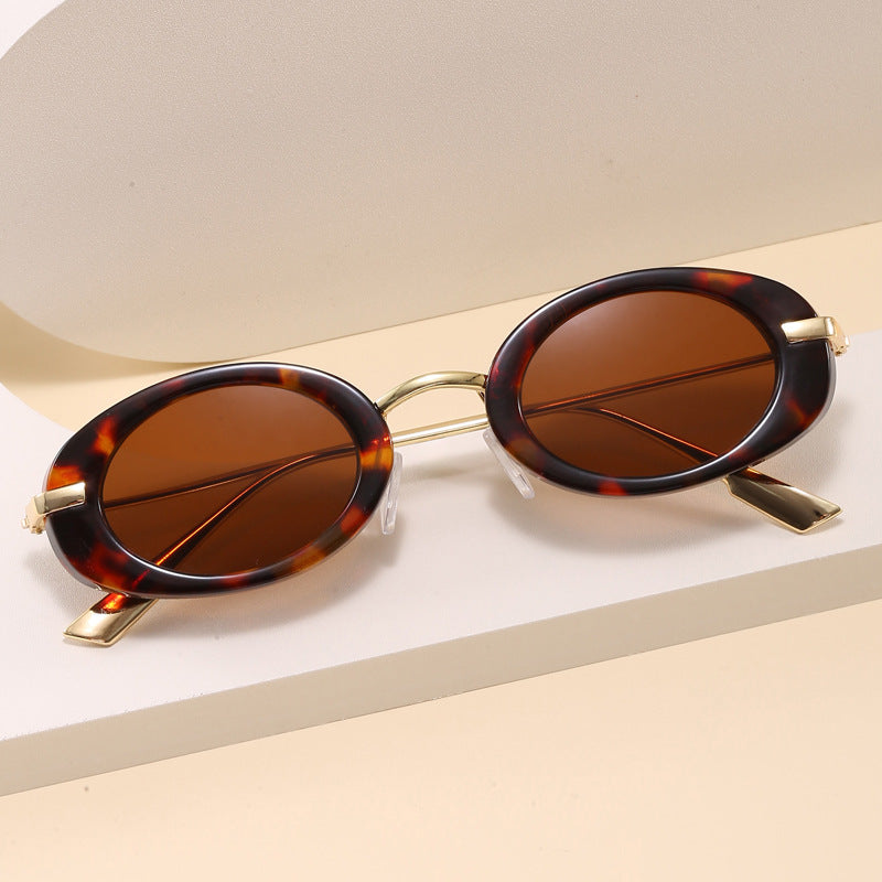 Fashionable glasses with oval frame Stornfield