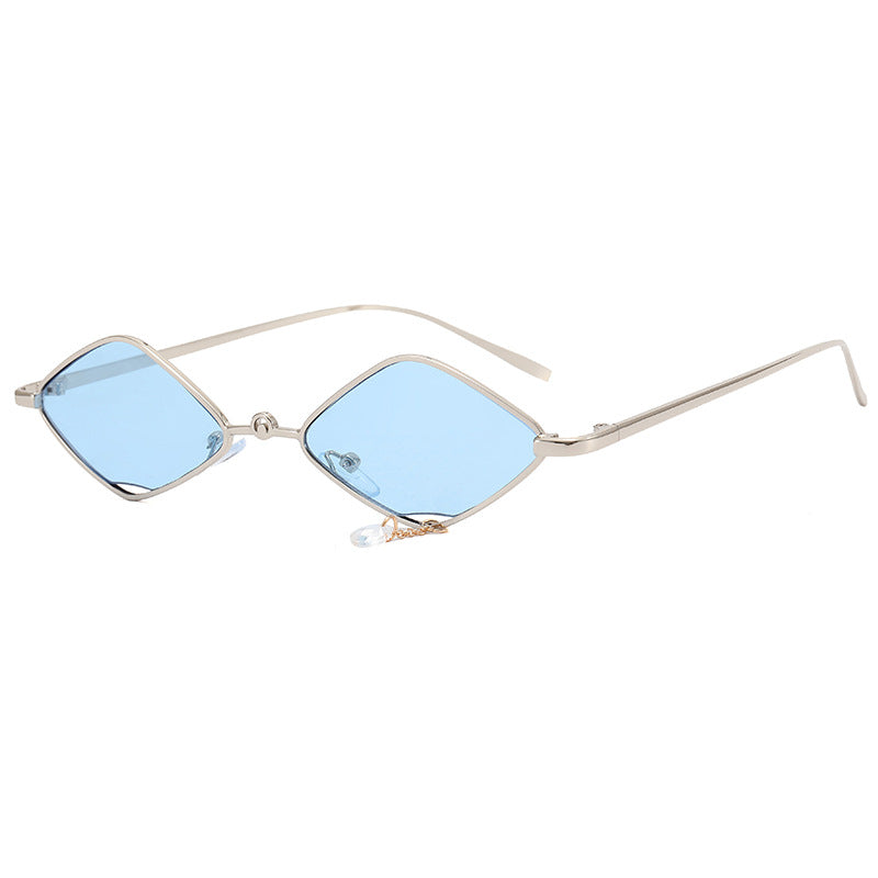 Ladies fashionable sunglasses with faceted frame Stornfield