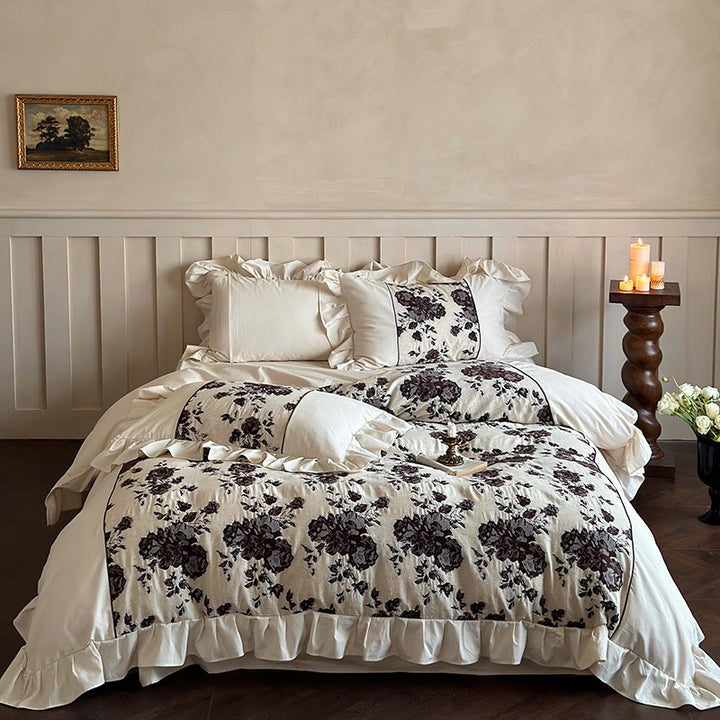 Romantic bedding set made of cotton-linen blend with floral jacquard border and ruffle