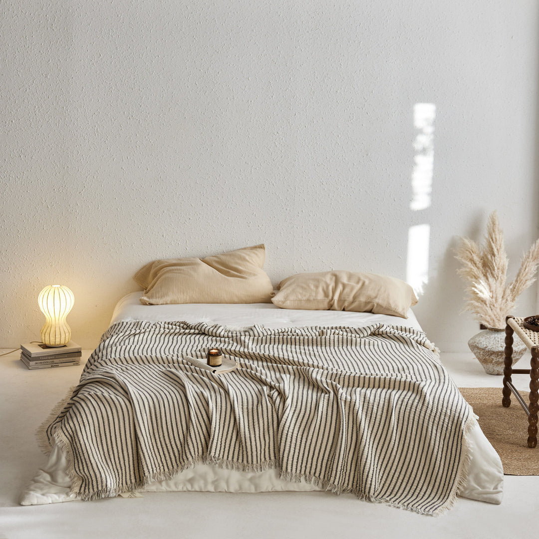 Ladies elegant and airy bedspread made of high-quality cotton Stornfield