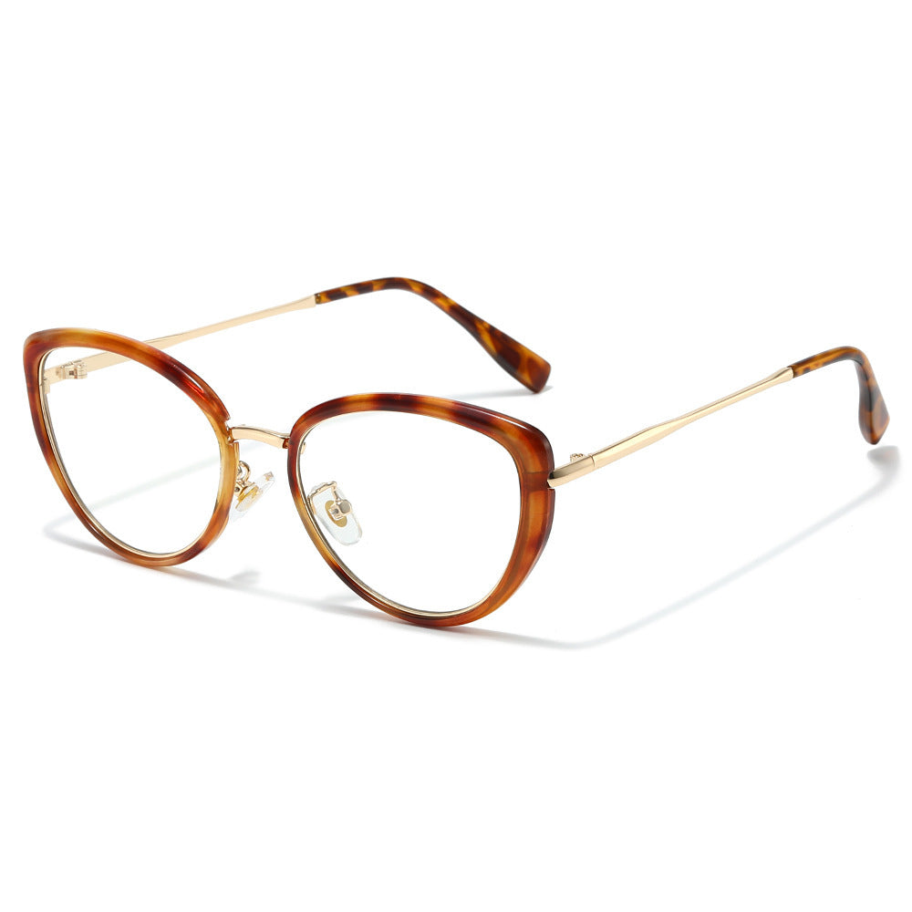 Fashion-Forward Cat-Eye Sunglasses with Trendy Tortoiseshell Frame Stornfield