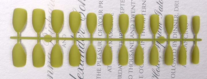 Stiletto Press-On Nail Set Stornfield