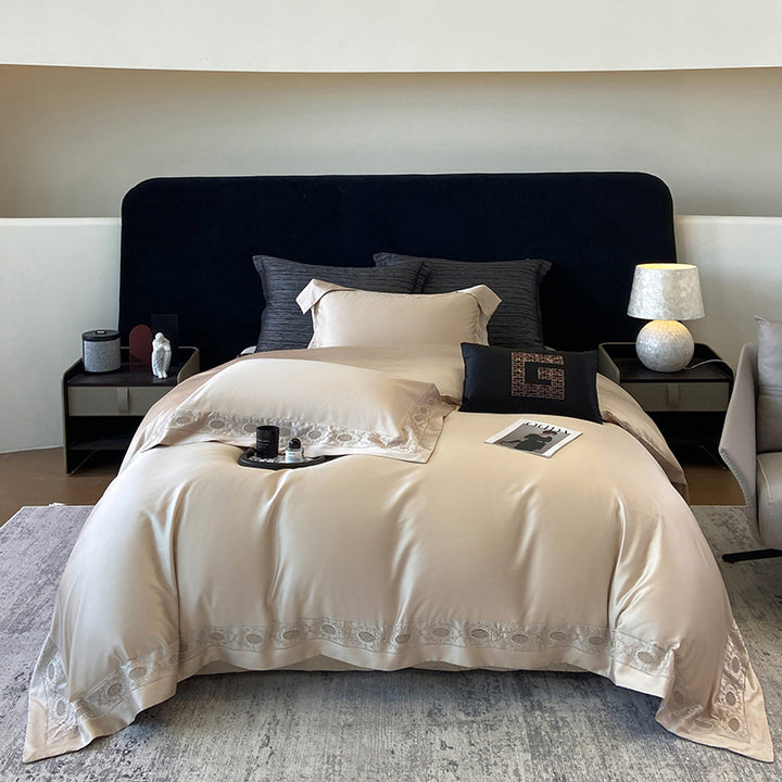 Elegant cotton satin bed set with jacquard-woven contrast border