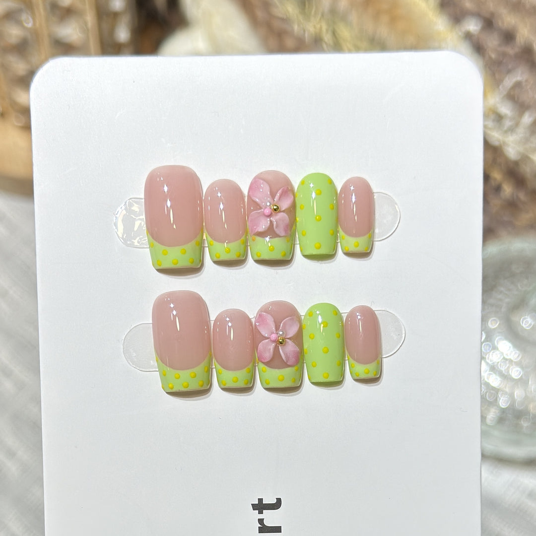 Reusable Press-On Nail Set Stornfield