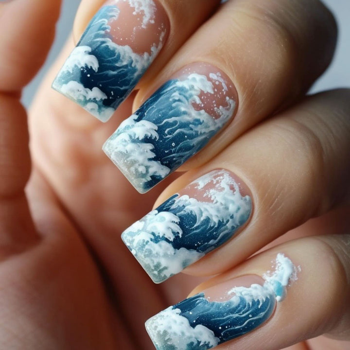 Nail art with wave pattern Stornfield